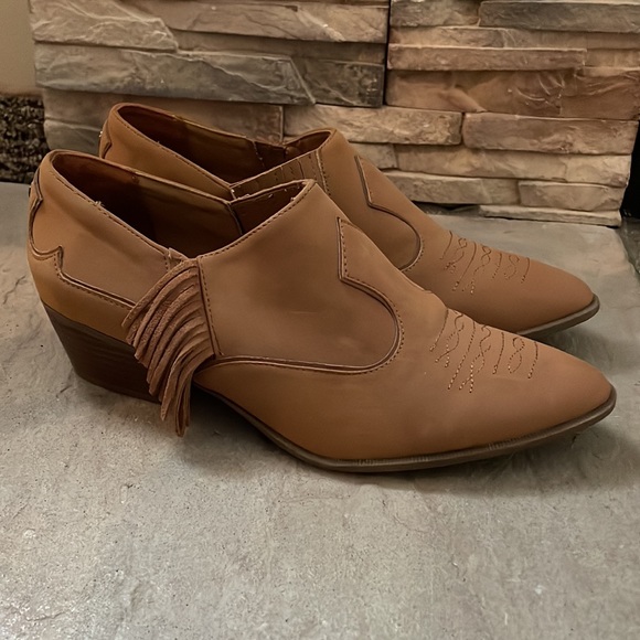 Circus by Sam Edelman Shoes - Circus by Sam Edelman Hermosa low cut boho ankle fringe booties